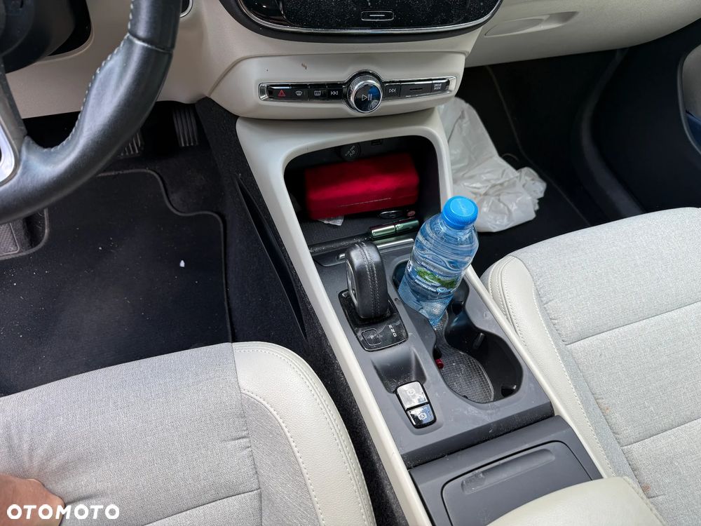 Volvo XC 40 T4 Momentum - 9