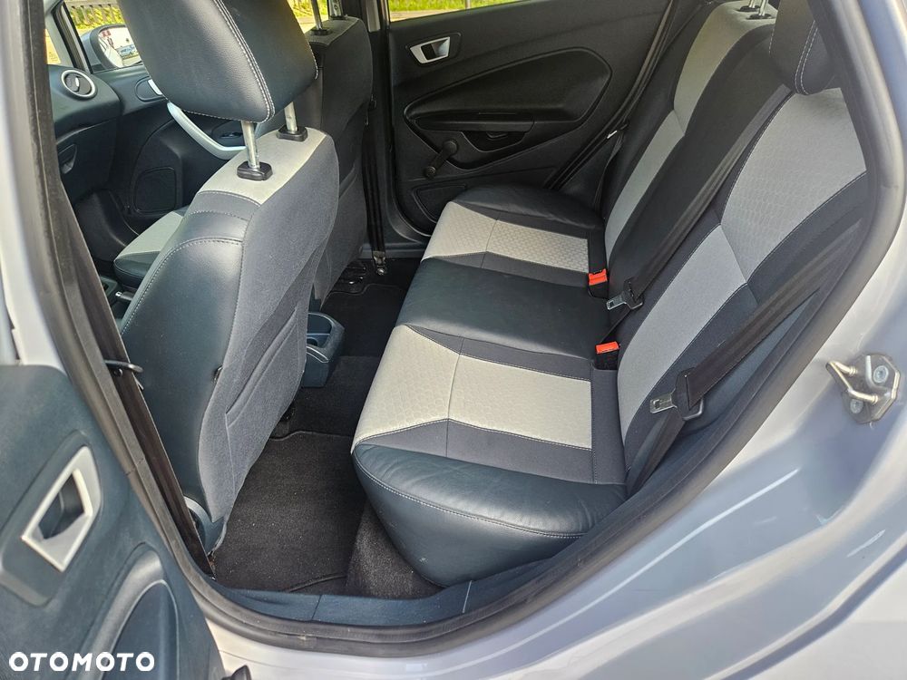 Ford Fiesta 1.4 Ghia EU5 - 8