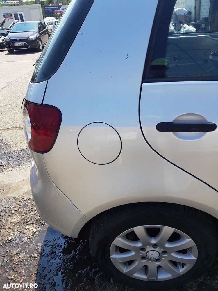 Aripa Spate Dreapta VW Golf 5 PLUS 2004 - 2008 Cod Culoare LA7 - 2