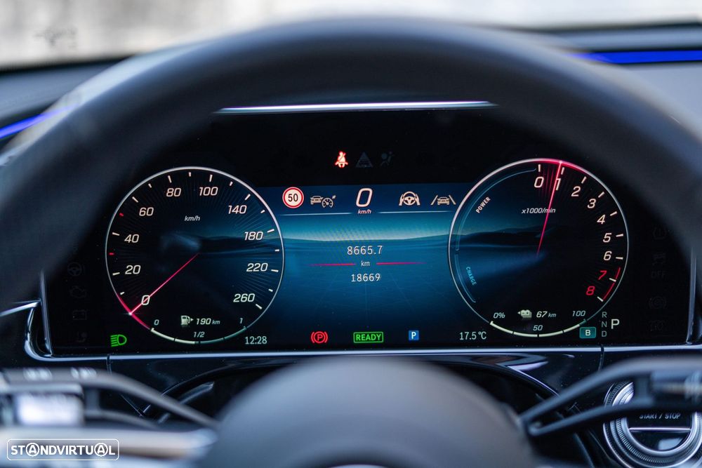 Mercedes-Benz E 300 e Station - 54