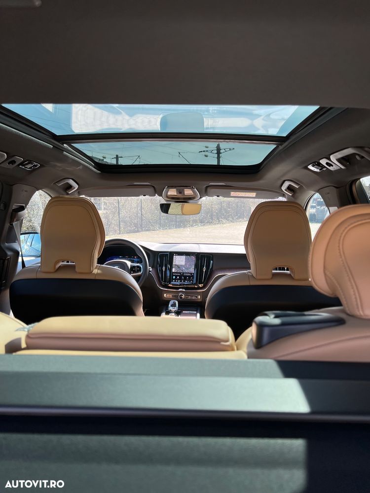 Volvo XC 60 T6 AWD Recharge Plus Dark - 14