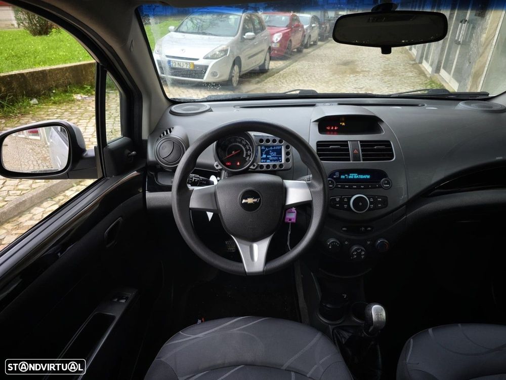 Chevrolet Spark 1.0 L - 6