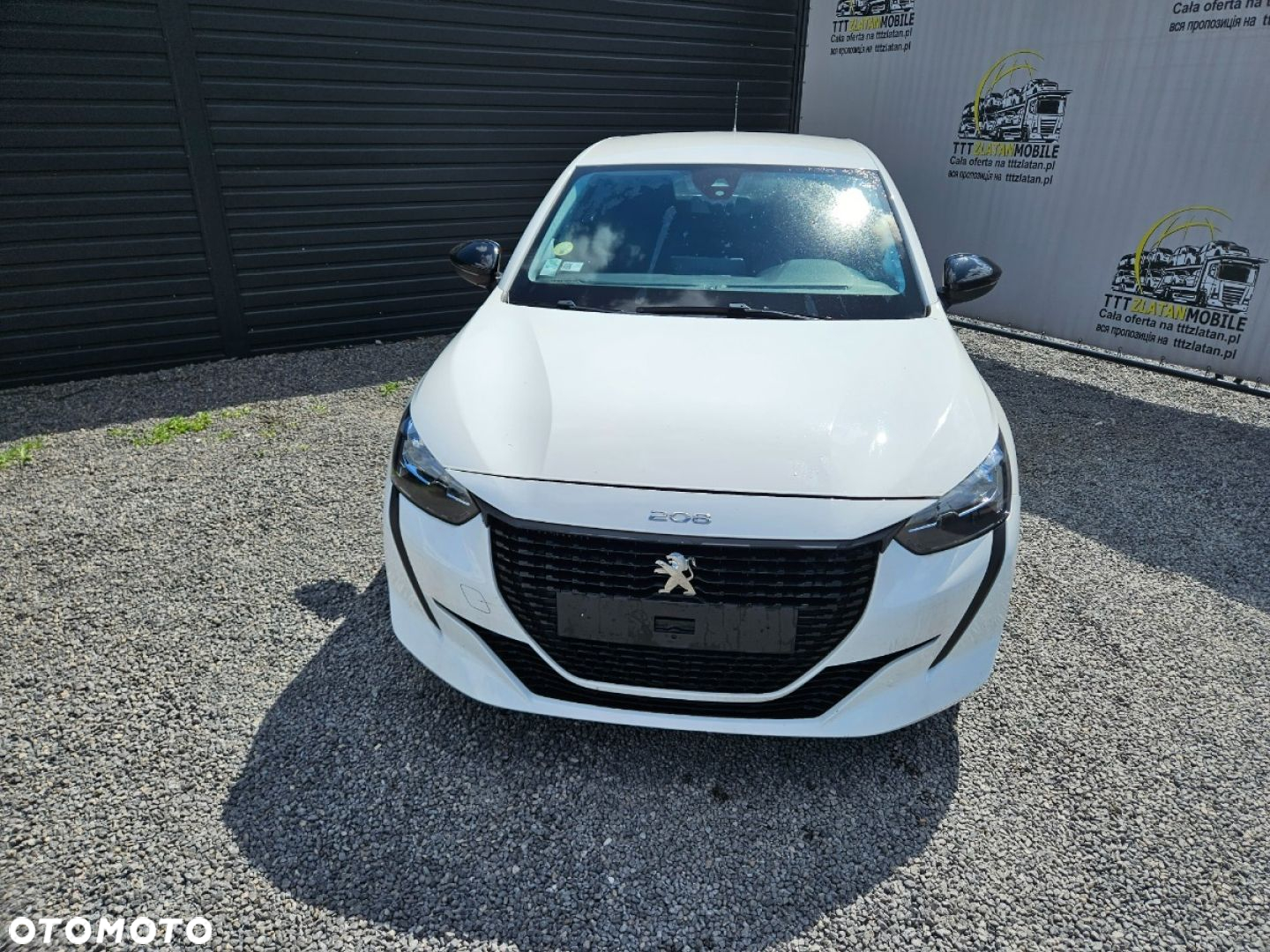 Peugeot 208 - 8