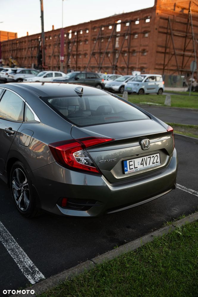 Honda Civic 1.5 i-VTEC Turbo CVT Executive - 3