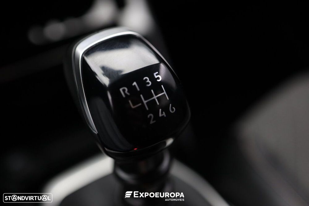 Peugeot 2008 1.2 PureTech Allure Pack - 22