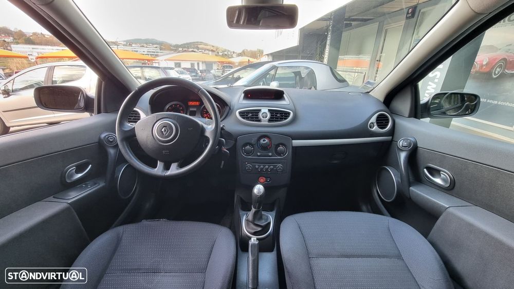 Renault Clio 1.2 16V Confort - 4