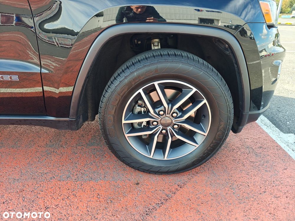 Jeep Grand Cherokee - 25