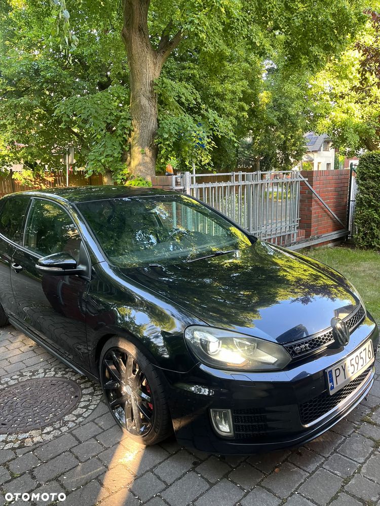Volkswagen Golf - 1