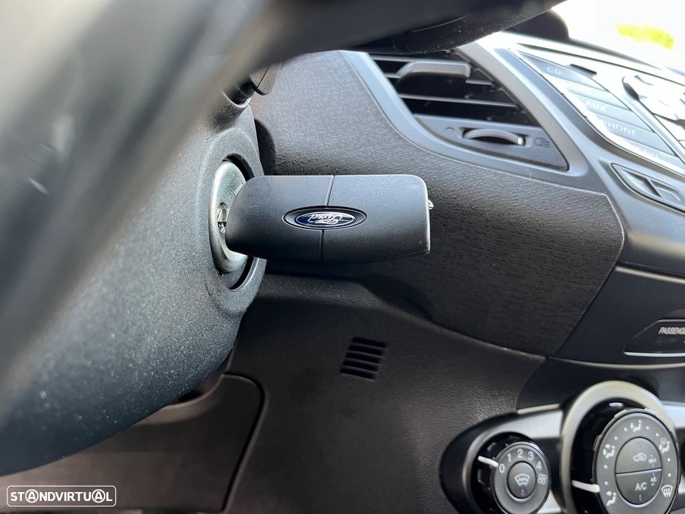 Ford Fiesta 1.5 TDCi STLine - 27