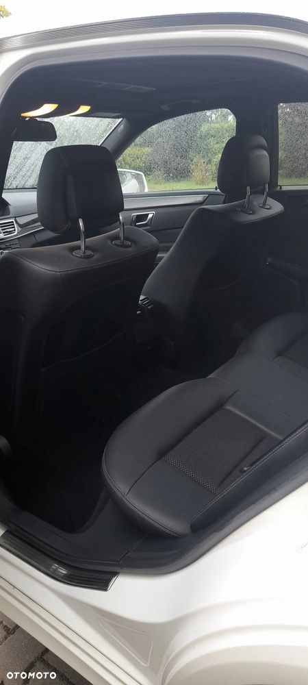 Mercedes-Benz Klasa E 220 BlueTEC 4-Matic Classic - 21