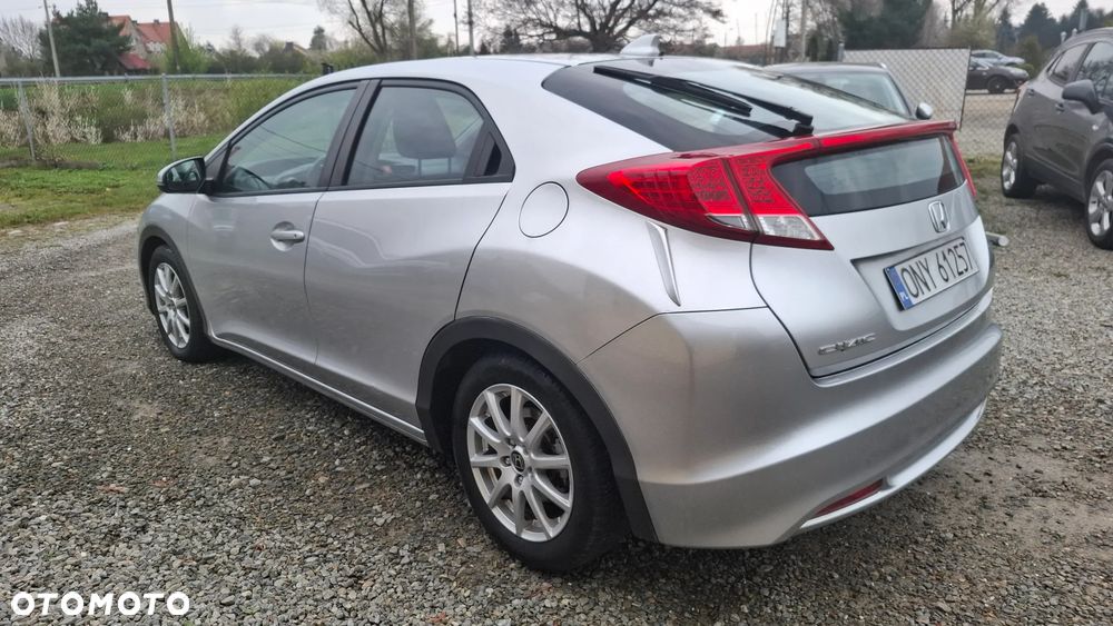 Honda Civic 1.6 i-DTEC Lifestyle Black Edition - 4