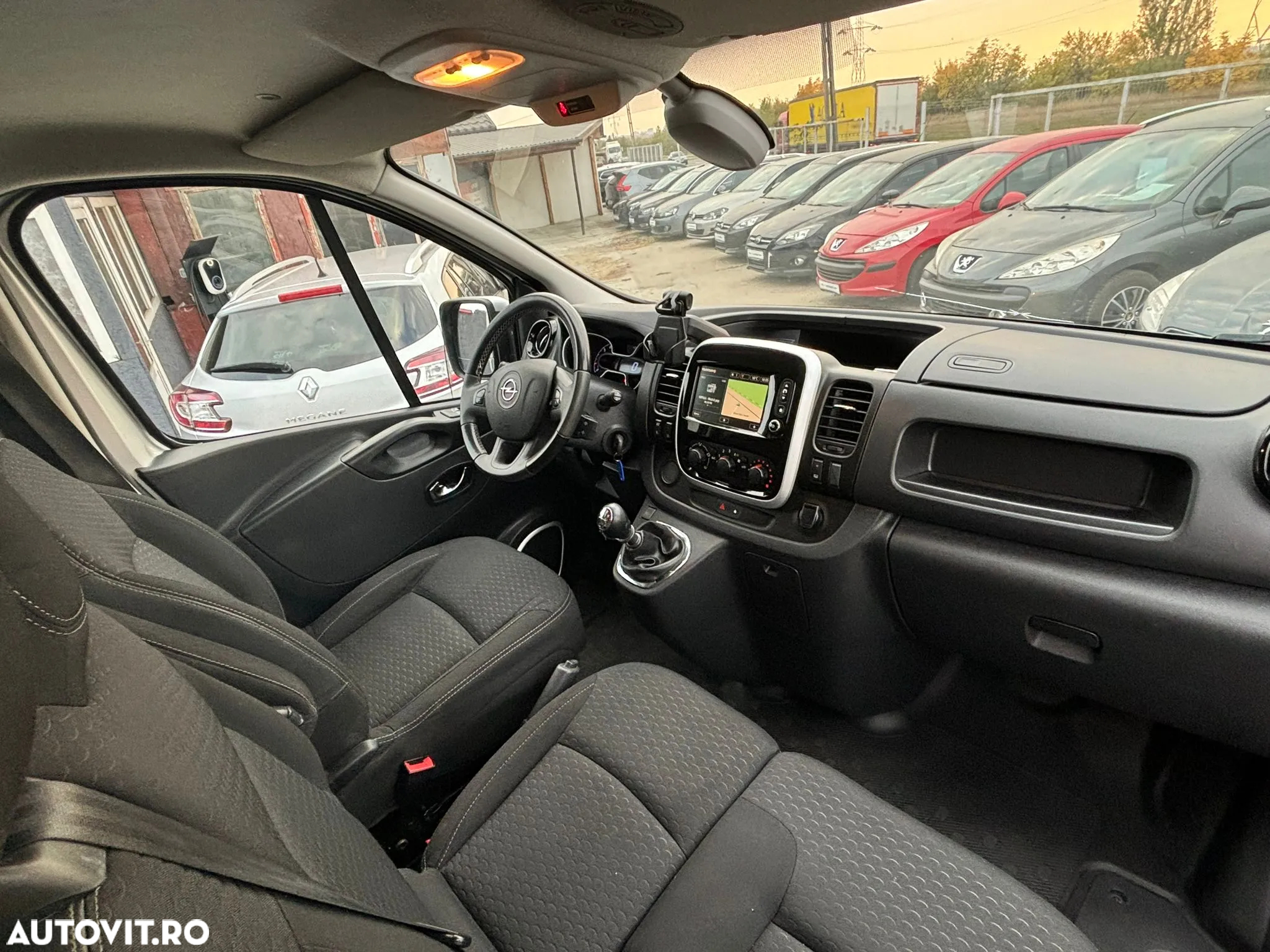 Opel VIVARO - 13