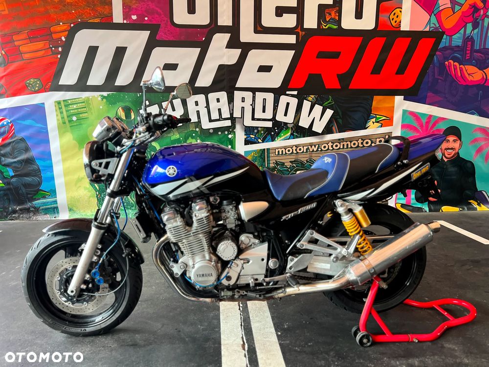 Yamaha XJR - 3