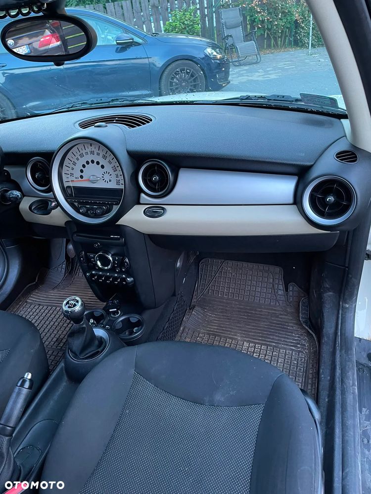 MINI Cooper Standard - 11
