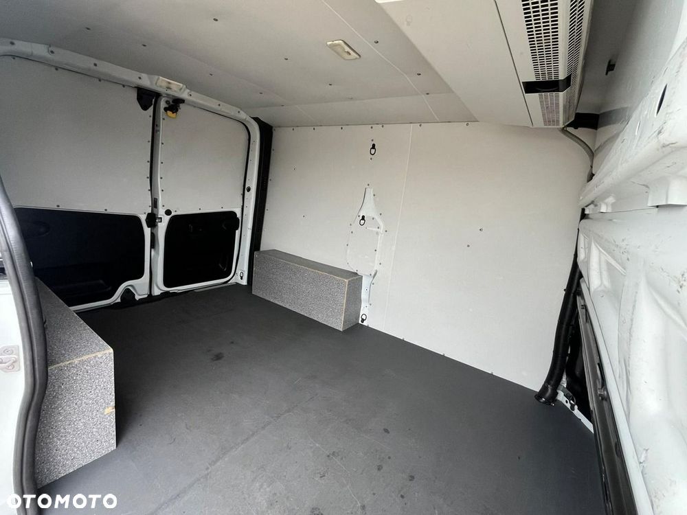 Renault Trafic - 16