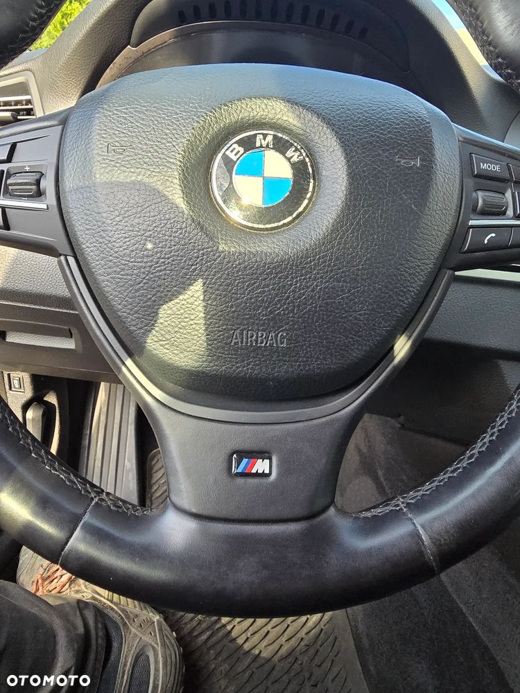 BMW Seria 5 520d Sport-Aut - 32