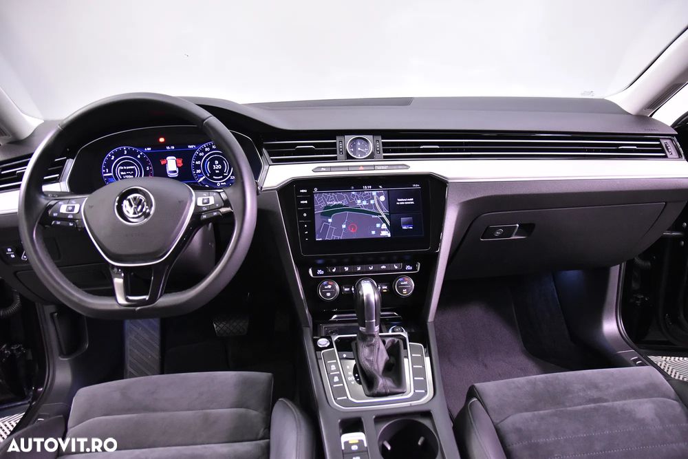 Volkswagen Passat Variant 2.0 TDI DSG Highline - 9