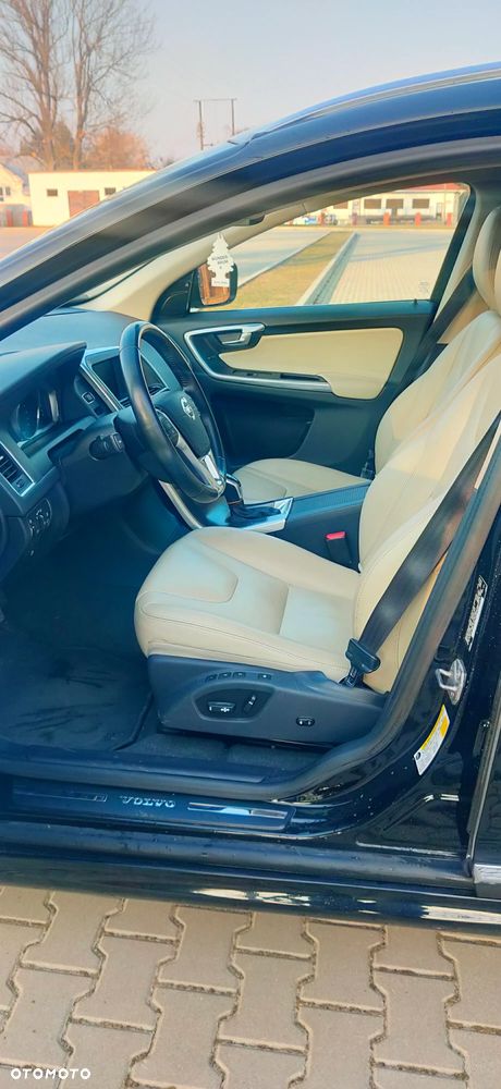 Volvo XC 60 T5 AWD Momentum - 12