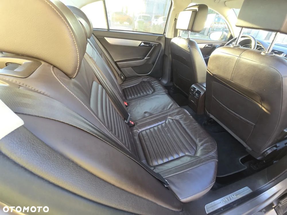 Volkswagen Passat 1.6 TDI BlueMotion Technology Highline - 19