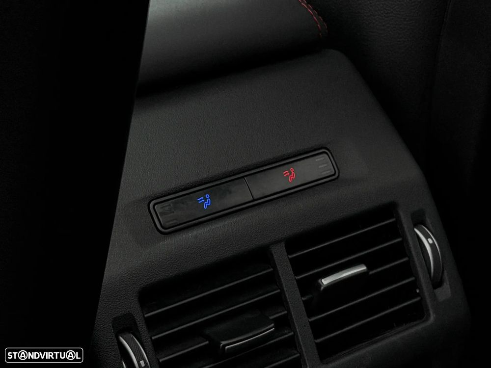 Land Rover Discovery Sport 1.5 I3 P300e AWD R-Dynamic SE - 13