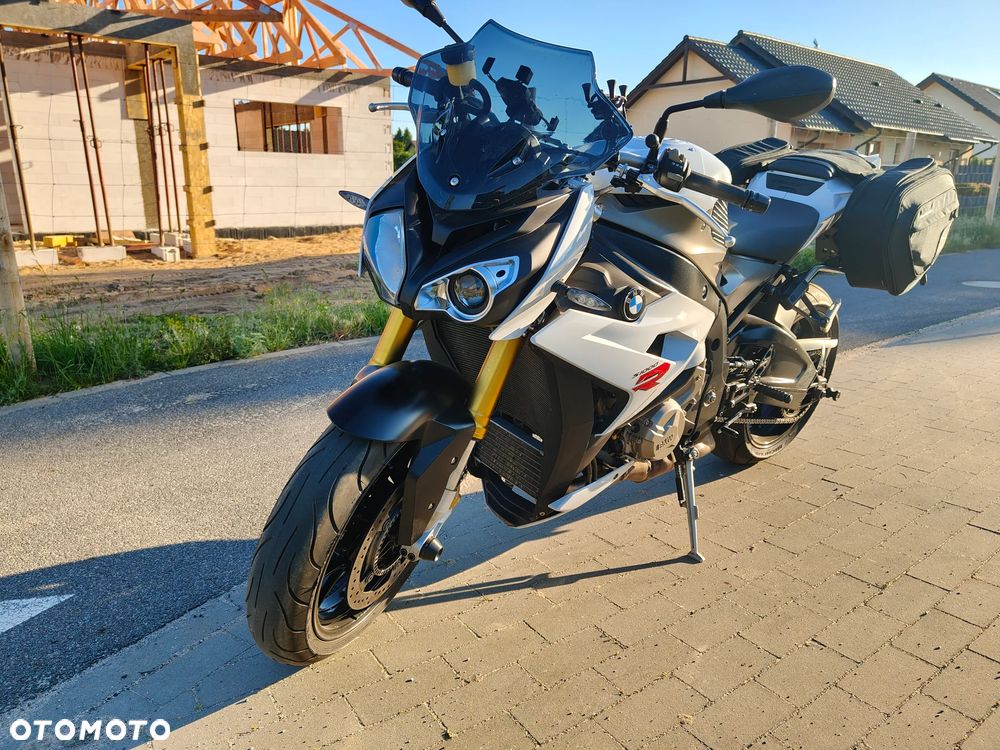 BMW S - 2
