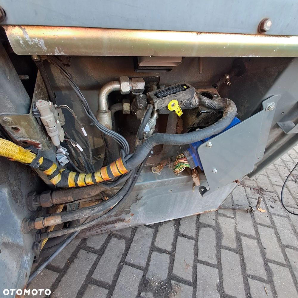 Claas scorpion 6035 - 9