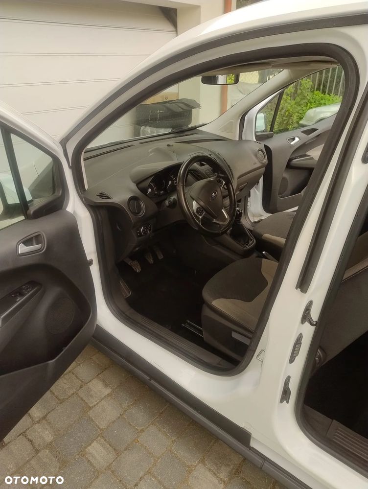 Ford Tourneo Courier 1.0 EcoBoost Trend - 25