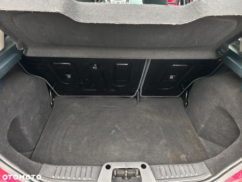 Ford Fiesta 1.4 Ghia - 30