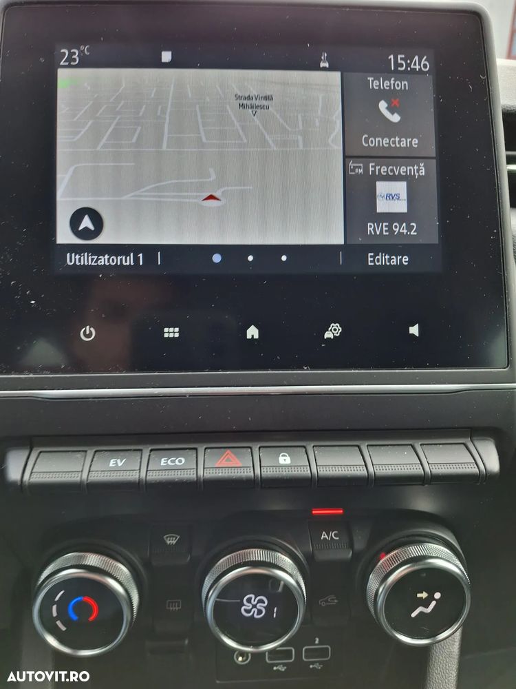 Renault Clio E-TECH Hybrid 140 BUSINESS EDITION - 17