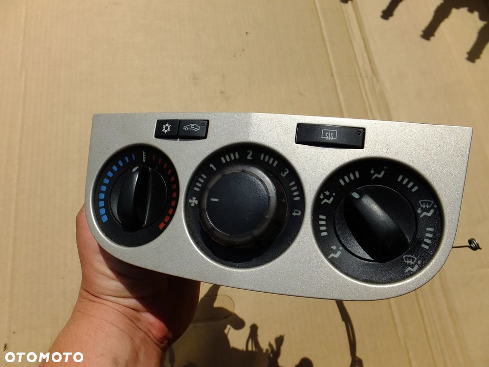 panel sterowanie klimatyzacji opel corsa d 2007r 5E094010