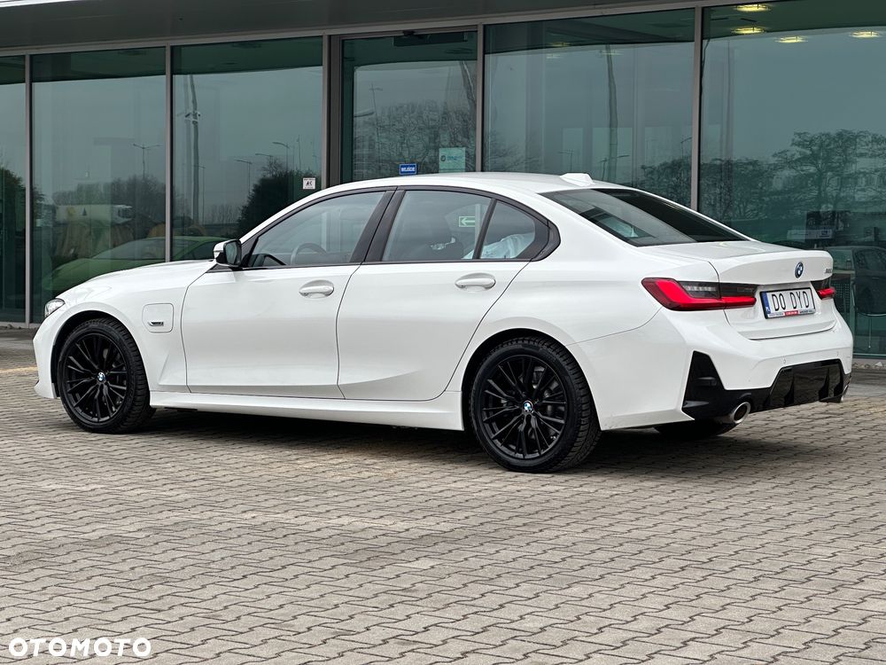 BMW Seria 3 320e M Sport - 4