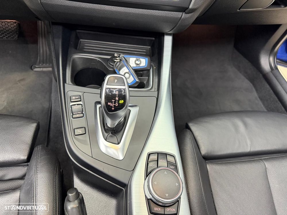 BMW 225 d Coupe Pack M Auto - 31