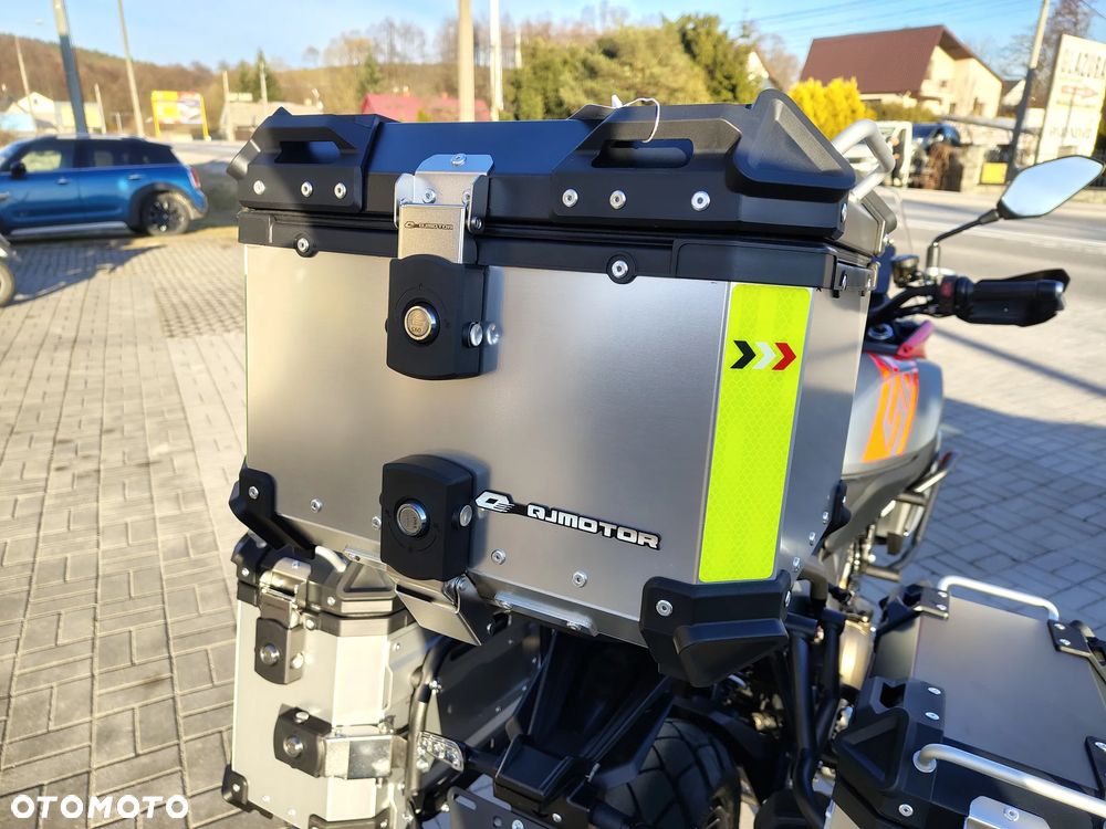 QJMOTOR SRT 600SX - 16