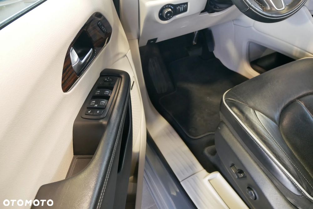Chrysler Pacifica - 20