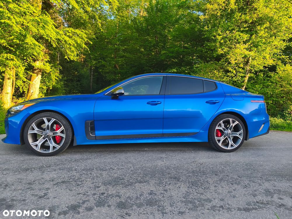 Kia Stinger - 10
