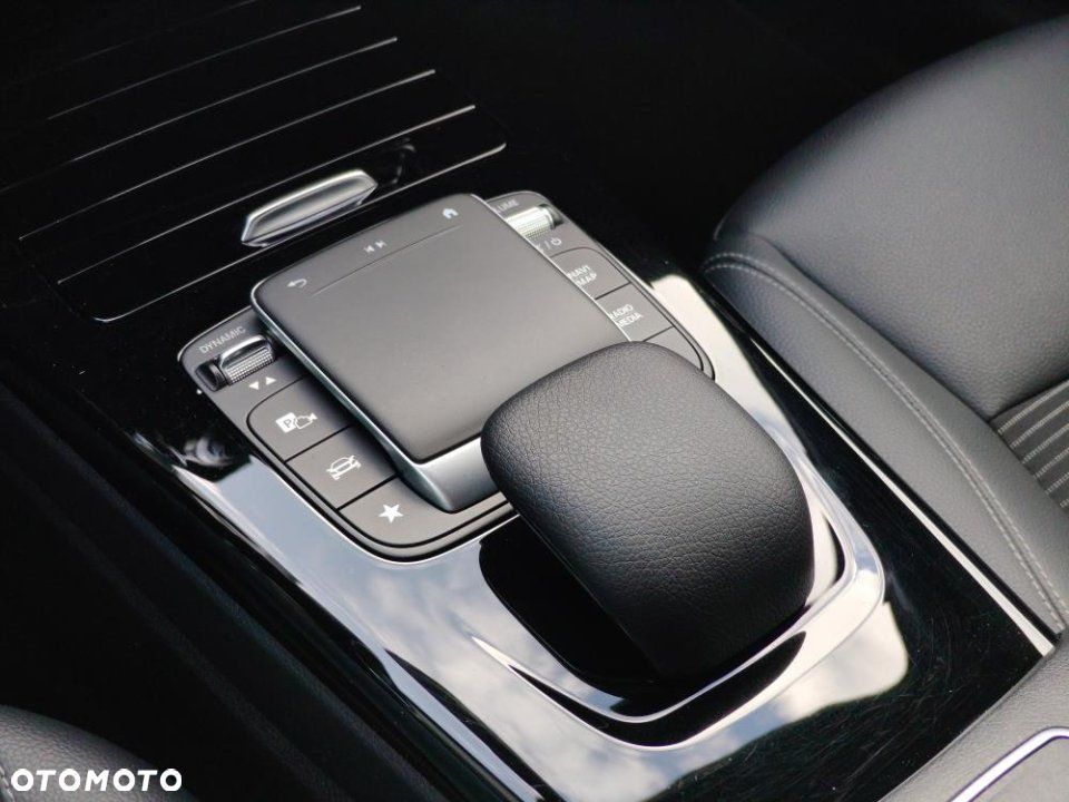 Mercedes-Benz CLA - 30