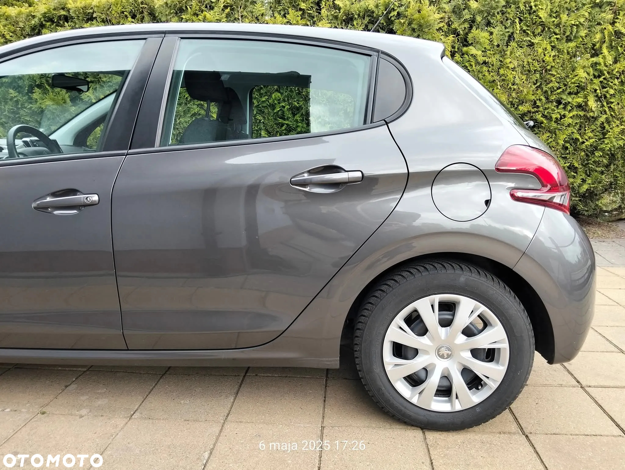 Peugeot 208 - 5