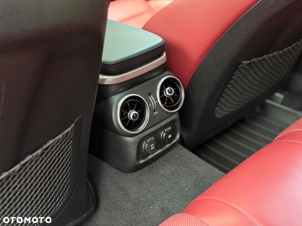 Kia Stinger 2.0 T-GDI GT Line - 32