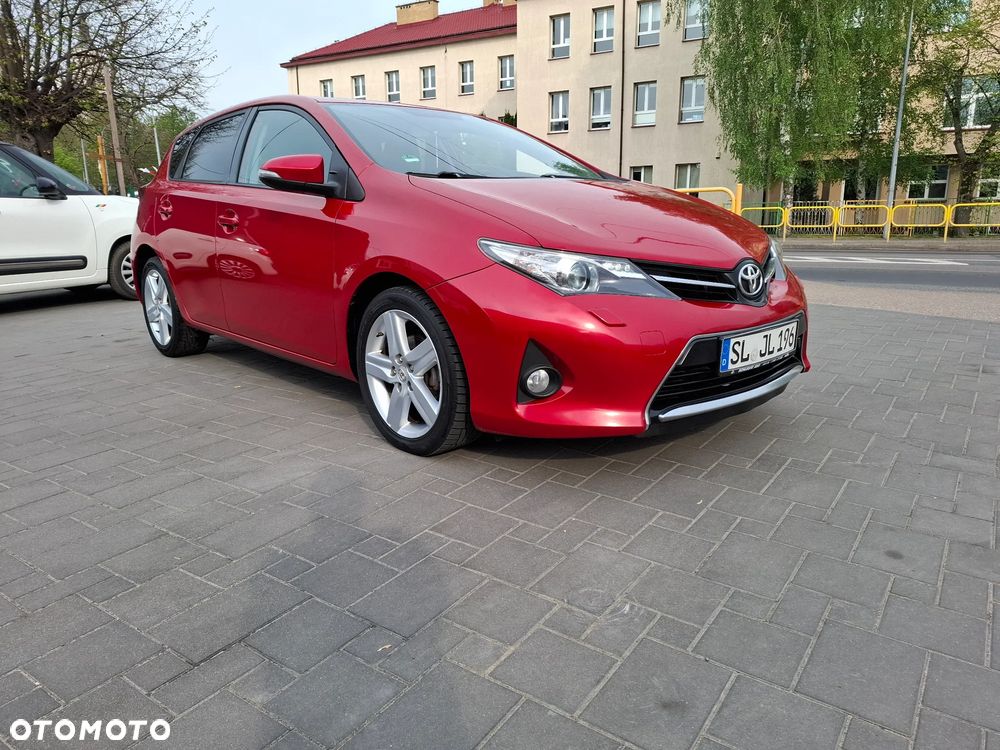 Toyota Auris 1.6 Premium Start - 1