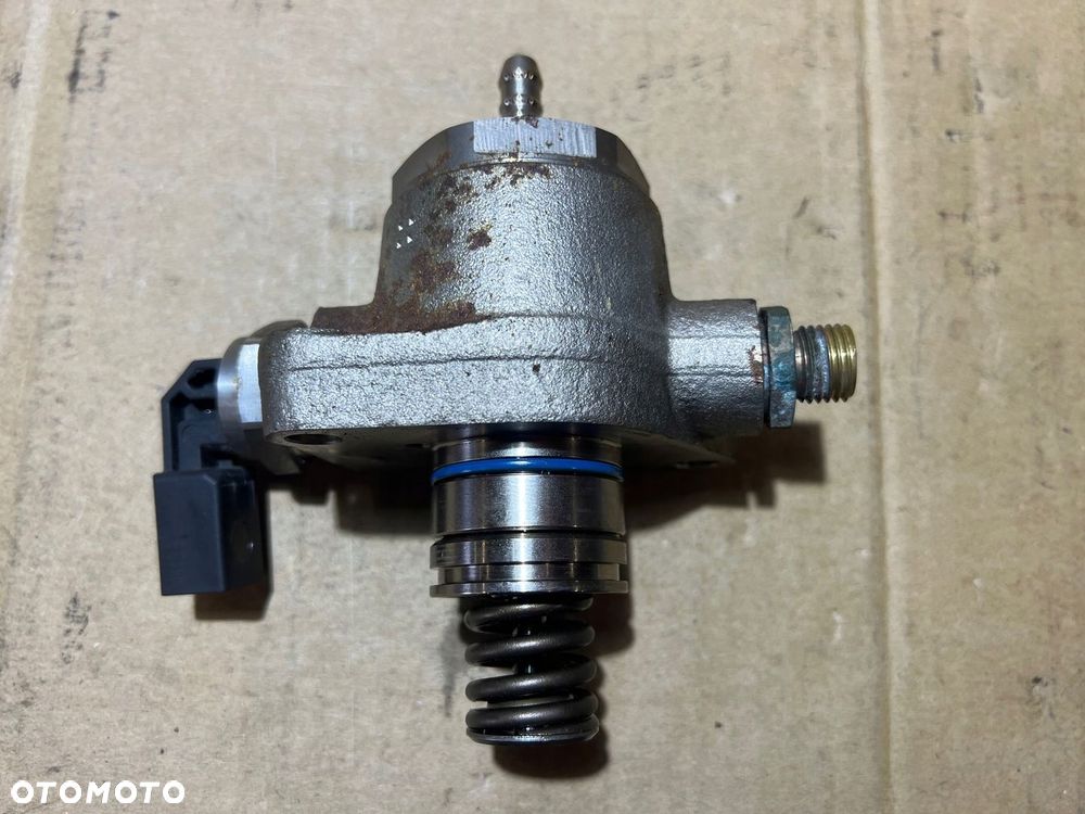 AUDI A3 8V 2.0 TFSI POMPA PALIWA 06L127025N - 2