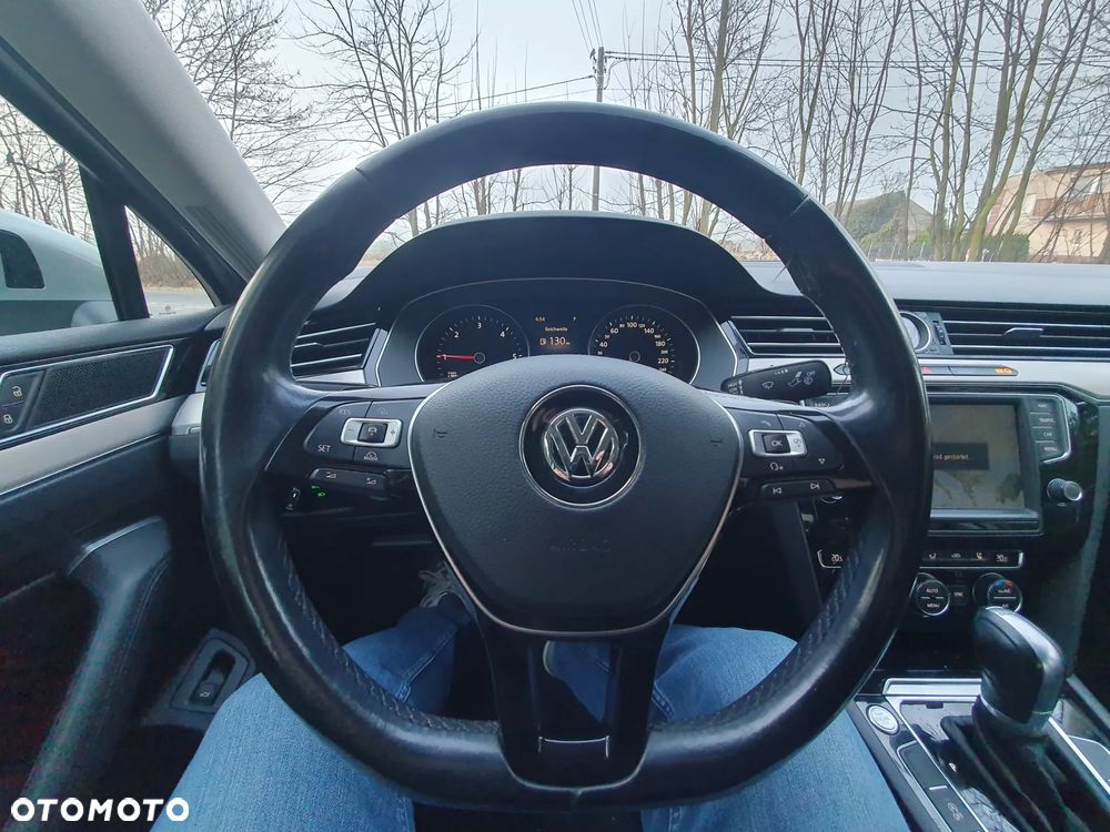 Volkswagen Passat 2.0 TDI SCR DSG Highline - 14