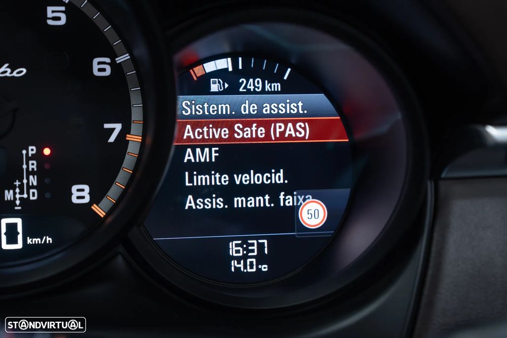 Porsche Macan Turbo PDK - 34