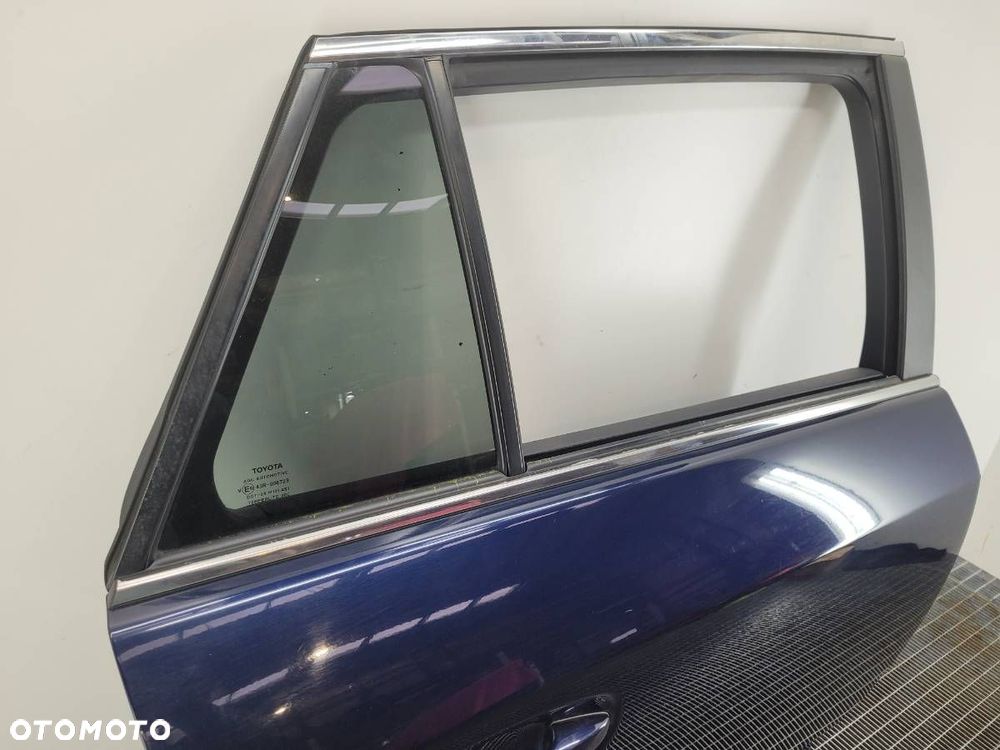 DRZWI TYŁ TYLNE PRAWE KOMPLETNE TOYOTA AVENSIS T27 KOMBI 8S6 - 2