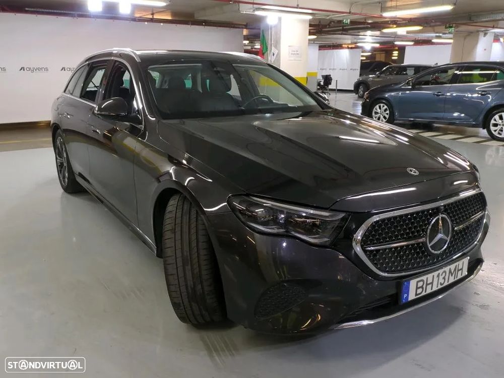 Mercedes-Benz E 300 Standard - 4