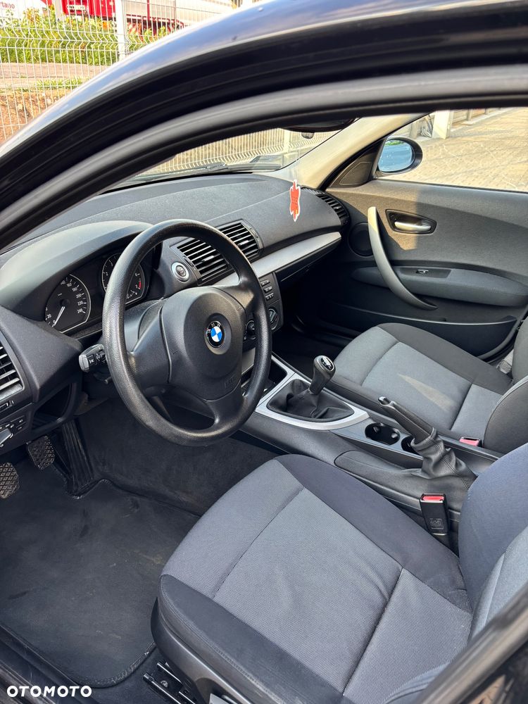 BMW Seria 1 116i - 11