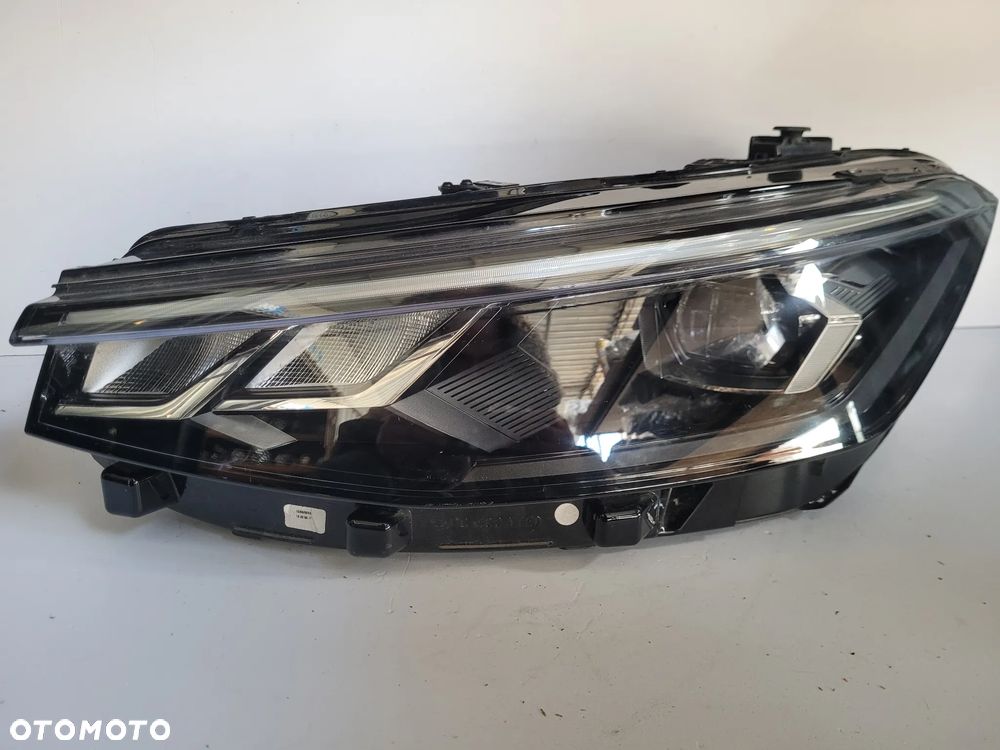 Vw Passat b9 lampa przód lewa full led