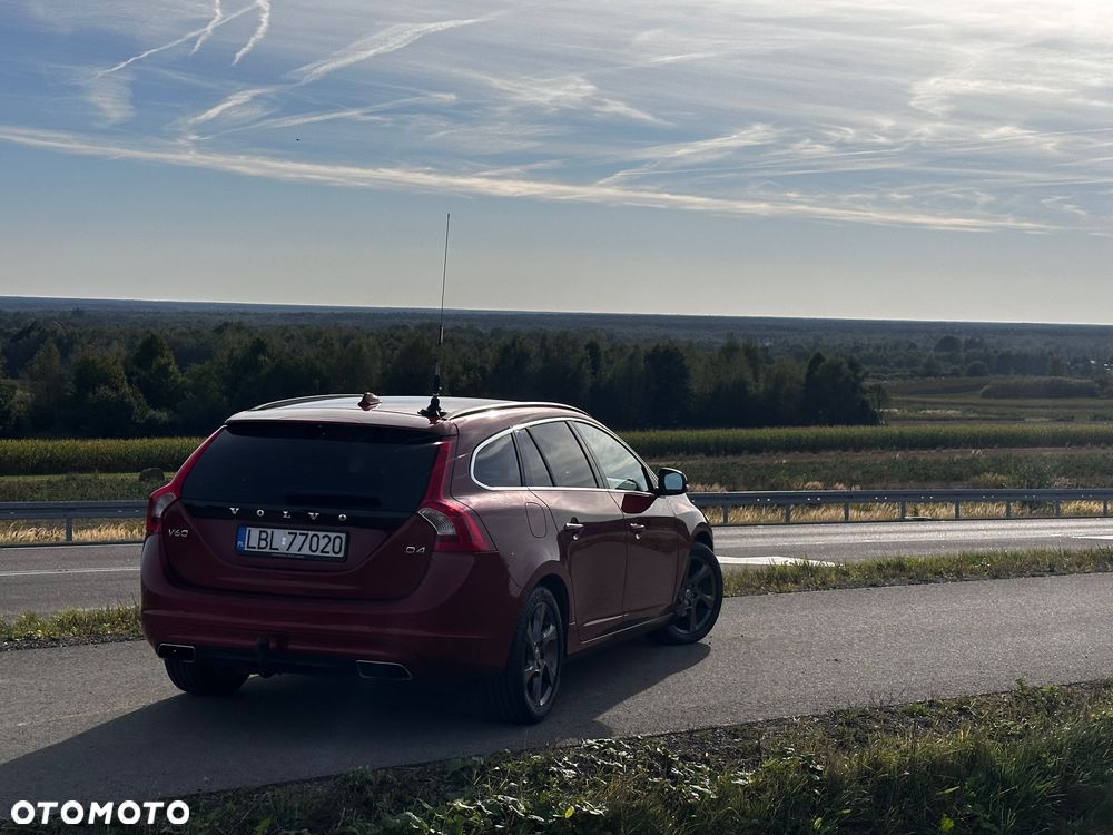 Volvo V60 D4 Drive-E Momentum - 4