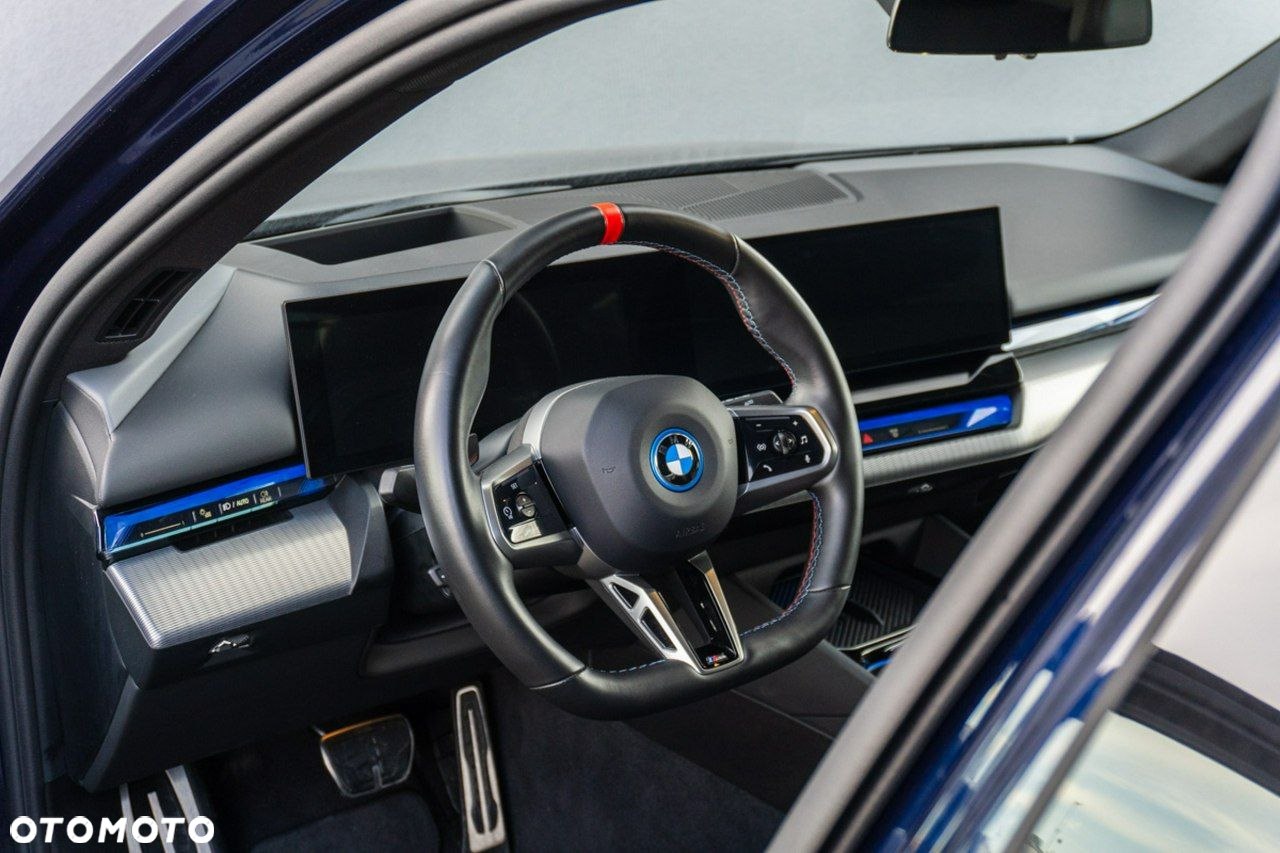 BMW i5 - 10