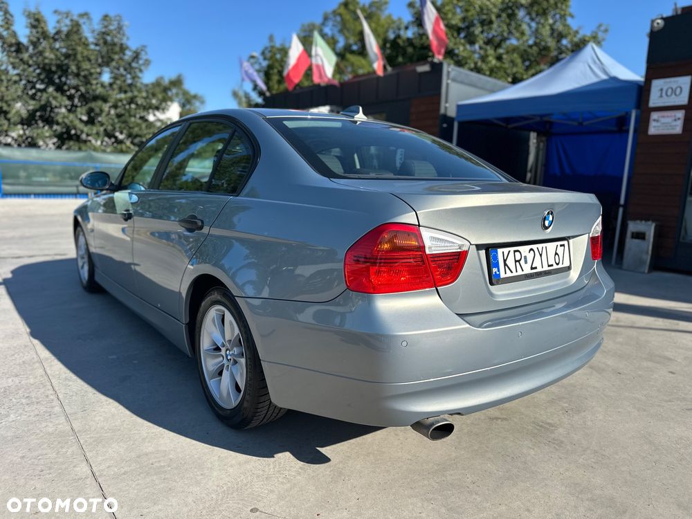 BMW Seria 3 320i - 3