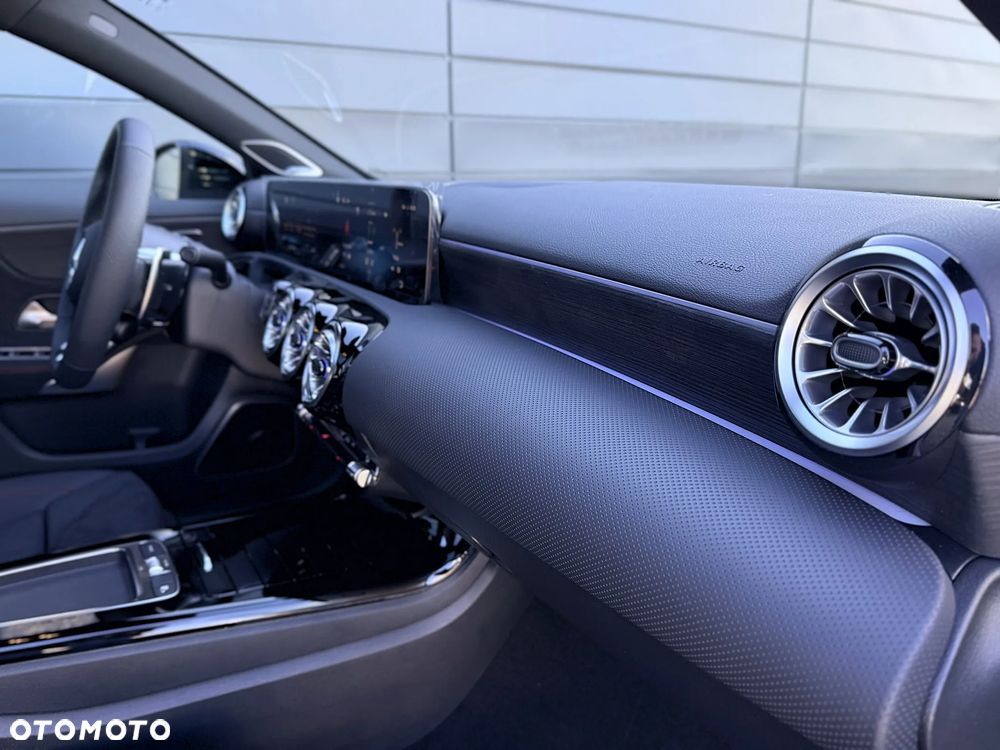 Mercedes-Benz Klasa A 35 AMG 4-Matic 8G-DCT - 20